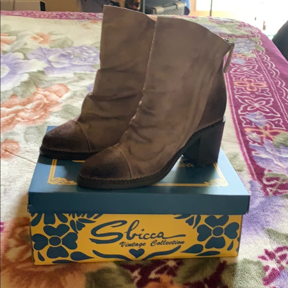 Ankle zip suede beige boots 2in. size 8 1/2